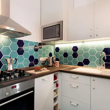 Apartament Stylish Flat For 5 In The Center